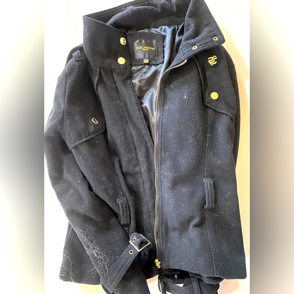 Brand: Rocawear  Size: Large Color: Black